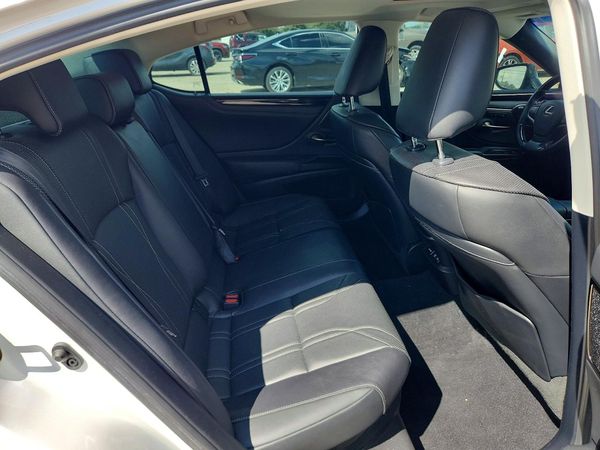2020 LEXUS ES 300h Luxury — PSRS