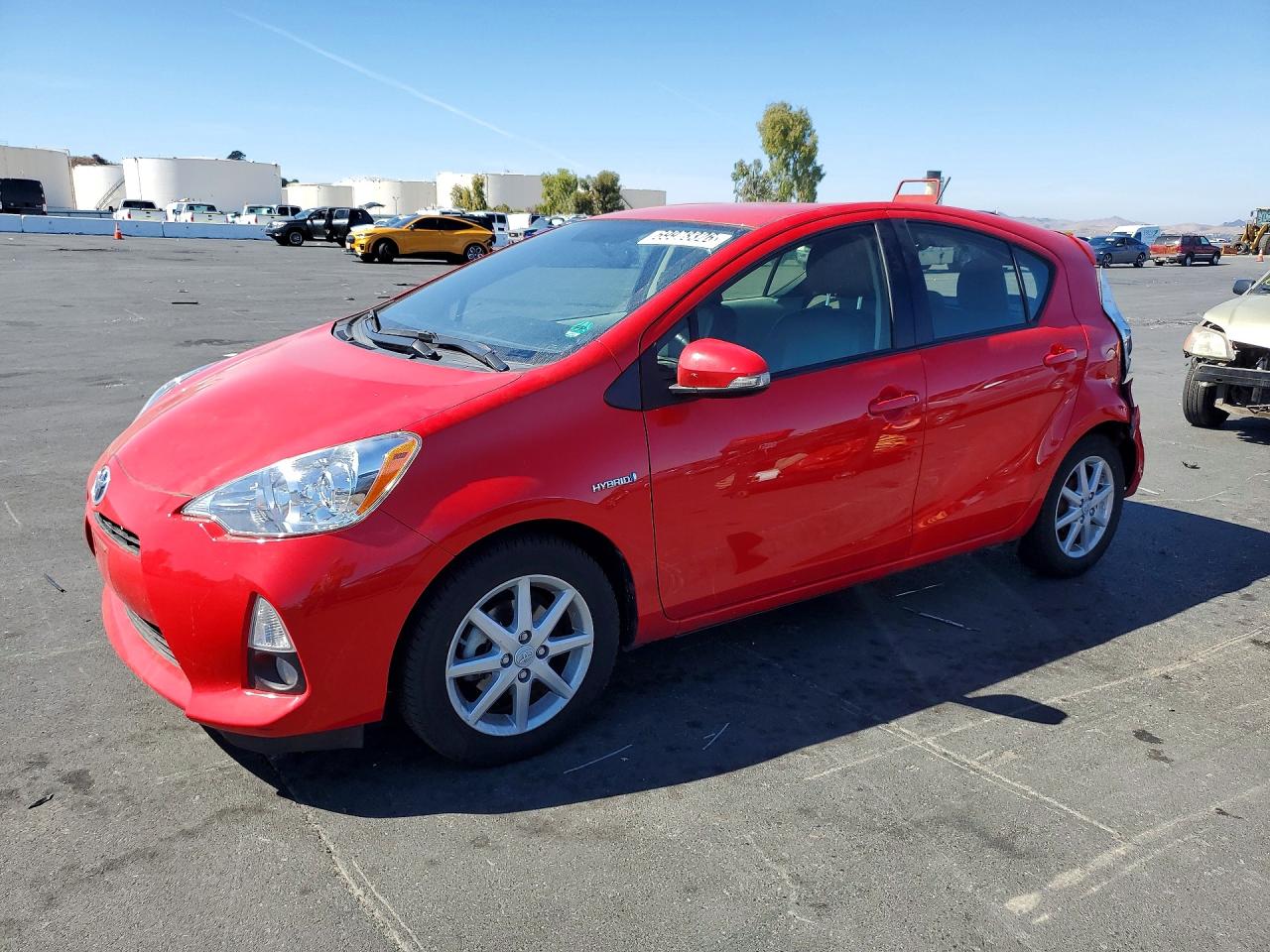 2014 TOYOTA PRIUS — Front 3/4