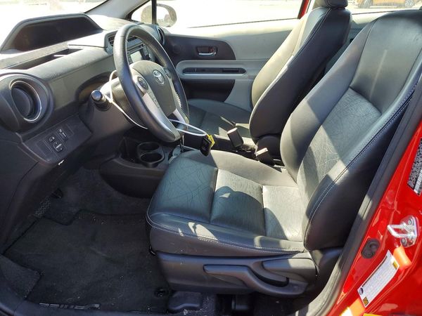2014 TOYOTA PRIUS — DENT