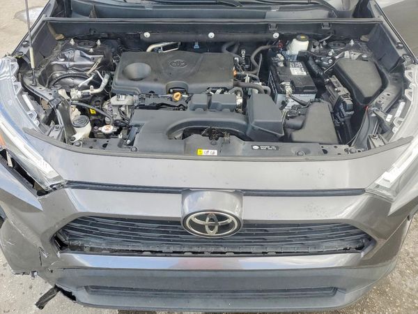 2022 TOYOTA RAV4 XLE — Engine bay
