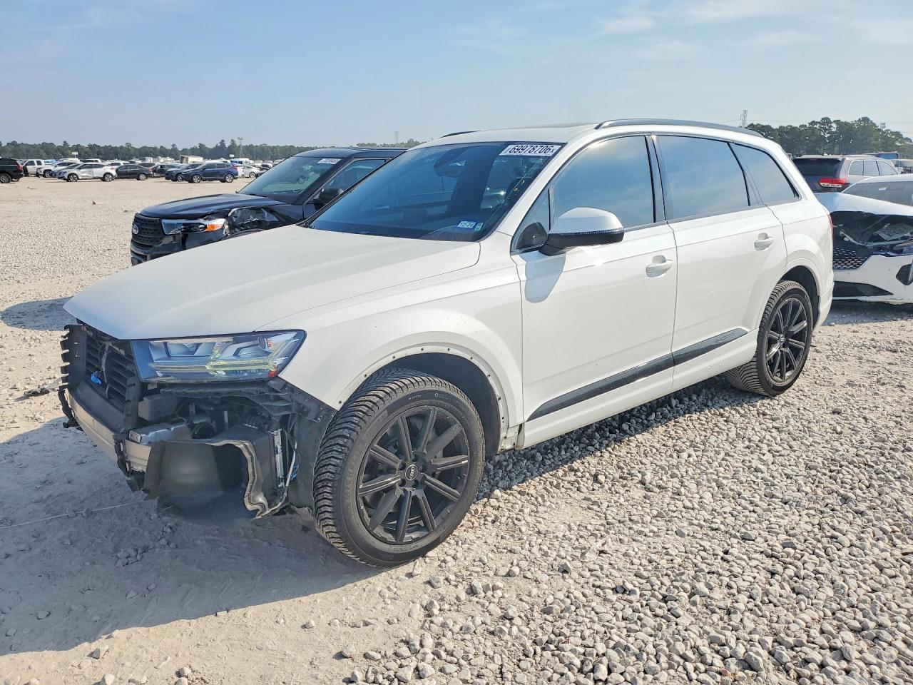 2019 AUDI Q7 — Front 3/4