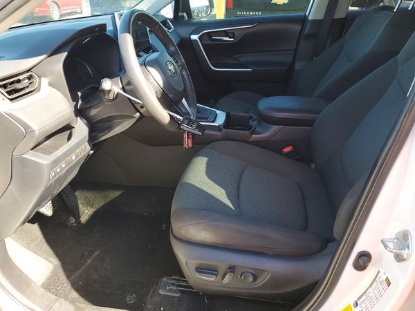 2023 TOYOTA RAV4 XLE — DENT