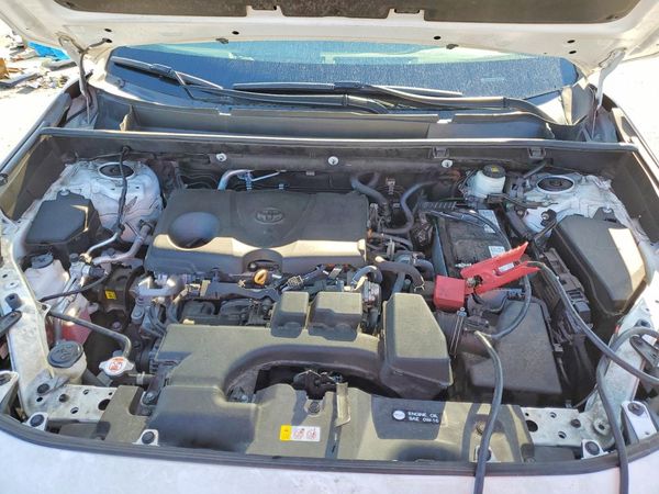 2023 TOYOTA RAV4 XLE — Engine bay