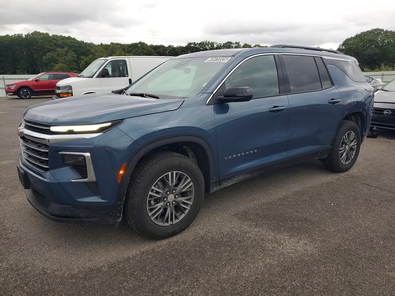 2026 CHEVROLET TRAVERSE LT — Front 3/4