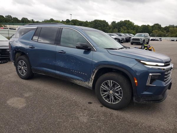 2026 CHEVROLET TRAVERSE LT — Passenger 3/4