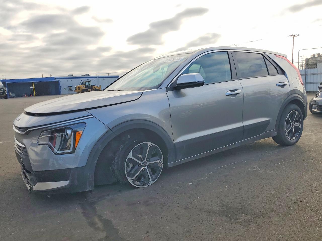 2026 KIA NIRO LX — Front 3/4