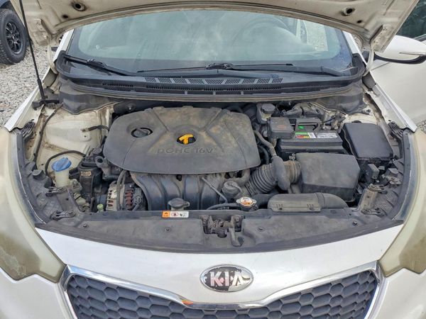 2014 KIA FORTE LX, EX — Engine bay