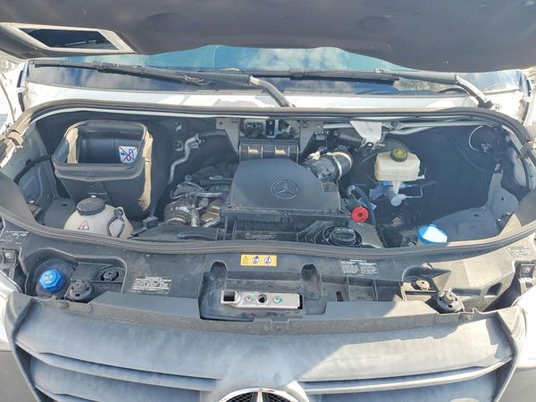 2023 MERCEDES-BENZ SPRINTER 907 (VS30) — Engine bay