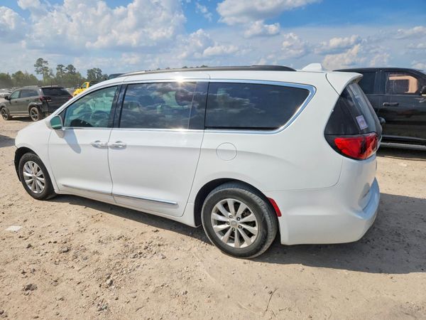 2017 CHRYSLER PACIFICA Touring L — DSRA