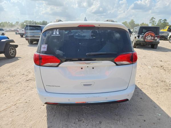 2017 CHRYSLER PACIFICA Touring L — DIRR