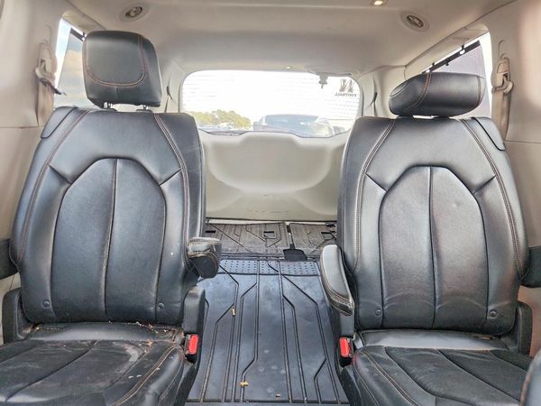2017 CHRYSLER PACIFICA Touring L — SUVN