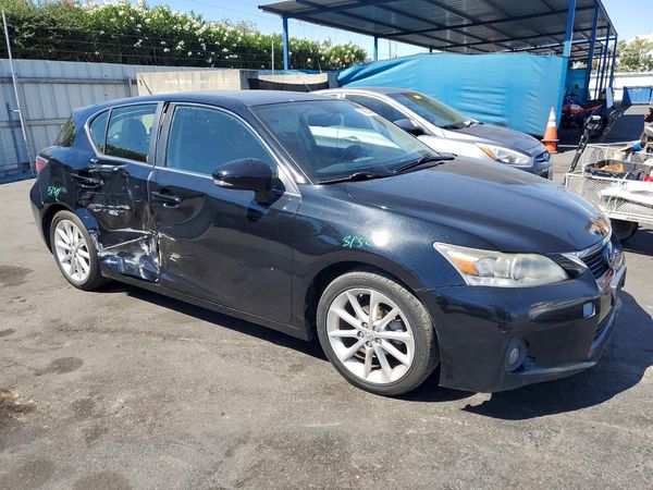 2012 LEXUS CT 200h — Passenger 3/4