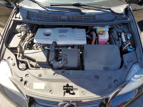 2012 LEXUS CT 200h — Engine bay