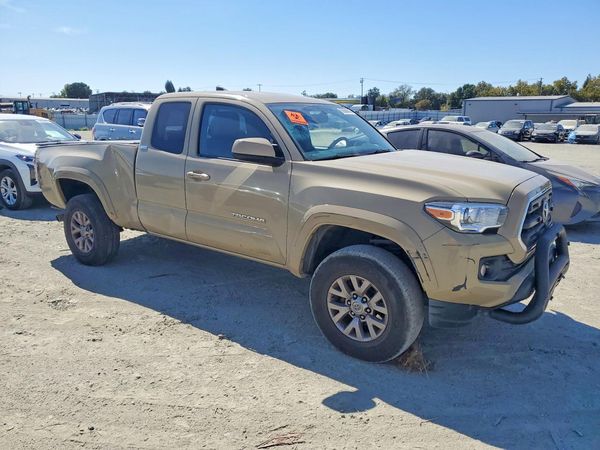 2016 TOYOTA TACOMA — Passenger 3/4