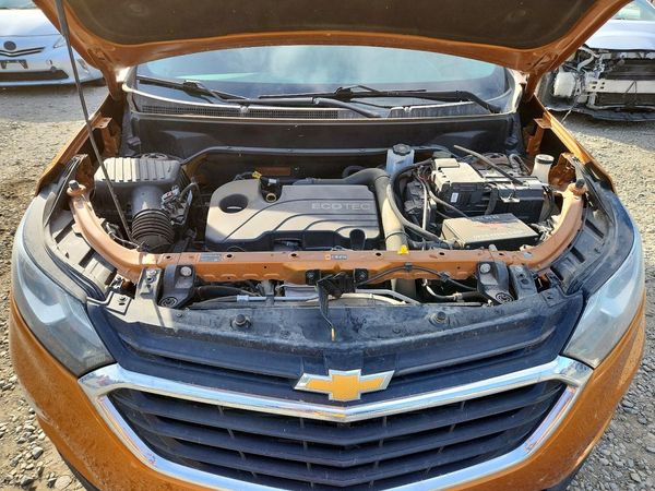 2018 CHEVROLET EQUINOX LT (1LT) — Engine bay