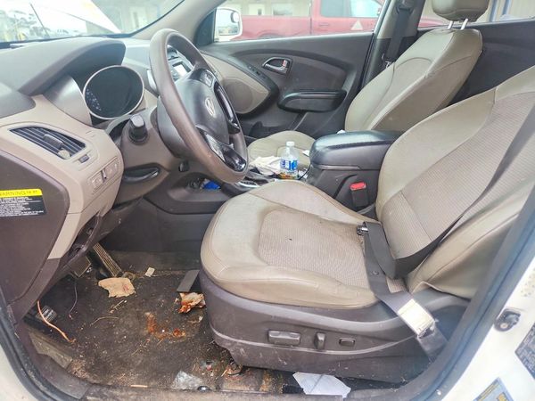 2015 HYUNDAI TUCSON GL (Middle-Low) — DENT