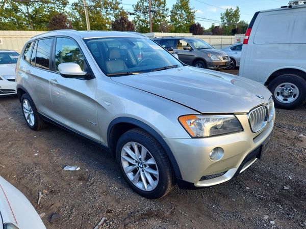 2013 BMW X3 xDrive28i — Passenger 3/4