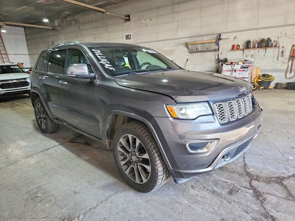 2017 JEEP GRAND CHEROKEE Overland — Passenger 3/4