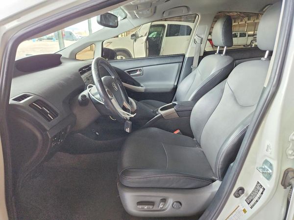 2015 TOYOTA PRIUS — DENT