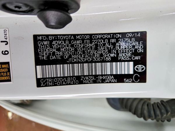 2015 TOYOTA PRIUS — VINS