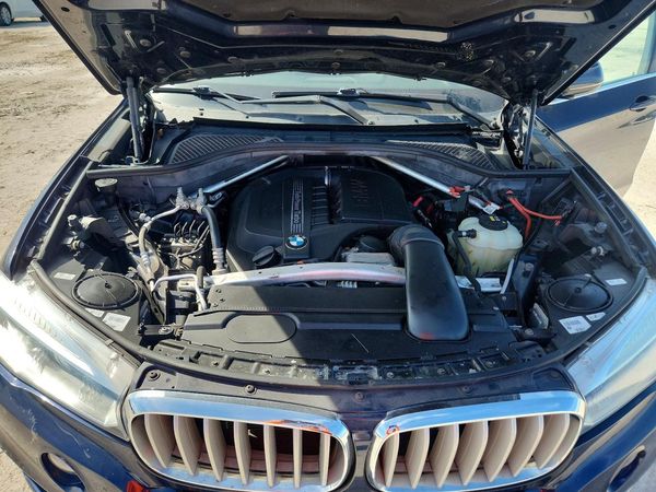 2017 BMW X5 sDrive35i — Engine bay