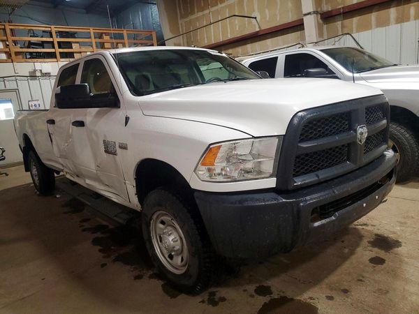 2017 RAM 2500 ST CREW CAB 4X4 — Passenger 3/4