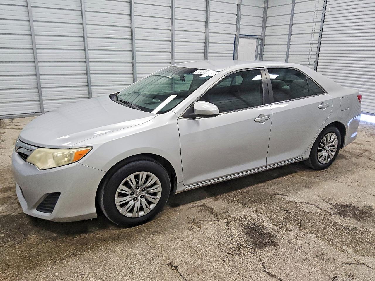 2014 TOYOTA CAMRY — Front 3/4