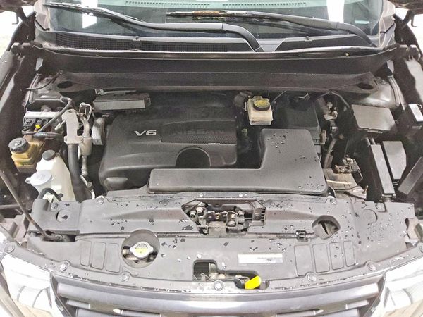 2018 NISSAN PATHFINDER — Engine bay