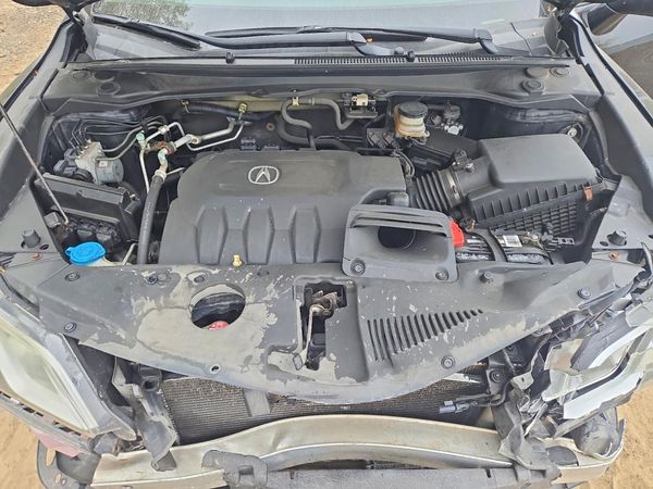 2015 ACURA RDX Technology Package — Engine bay
