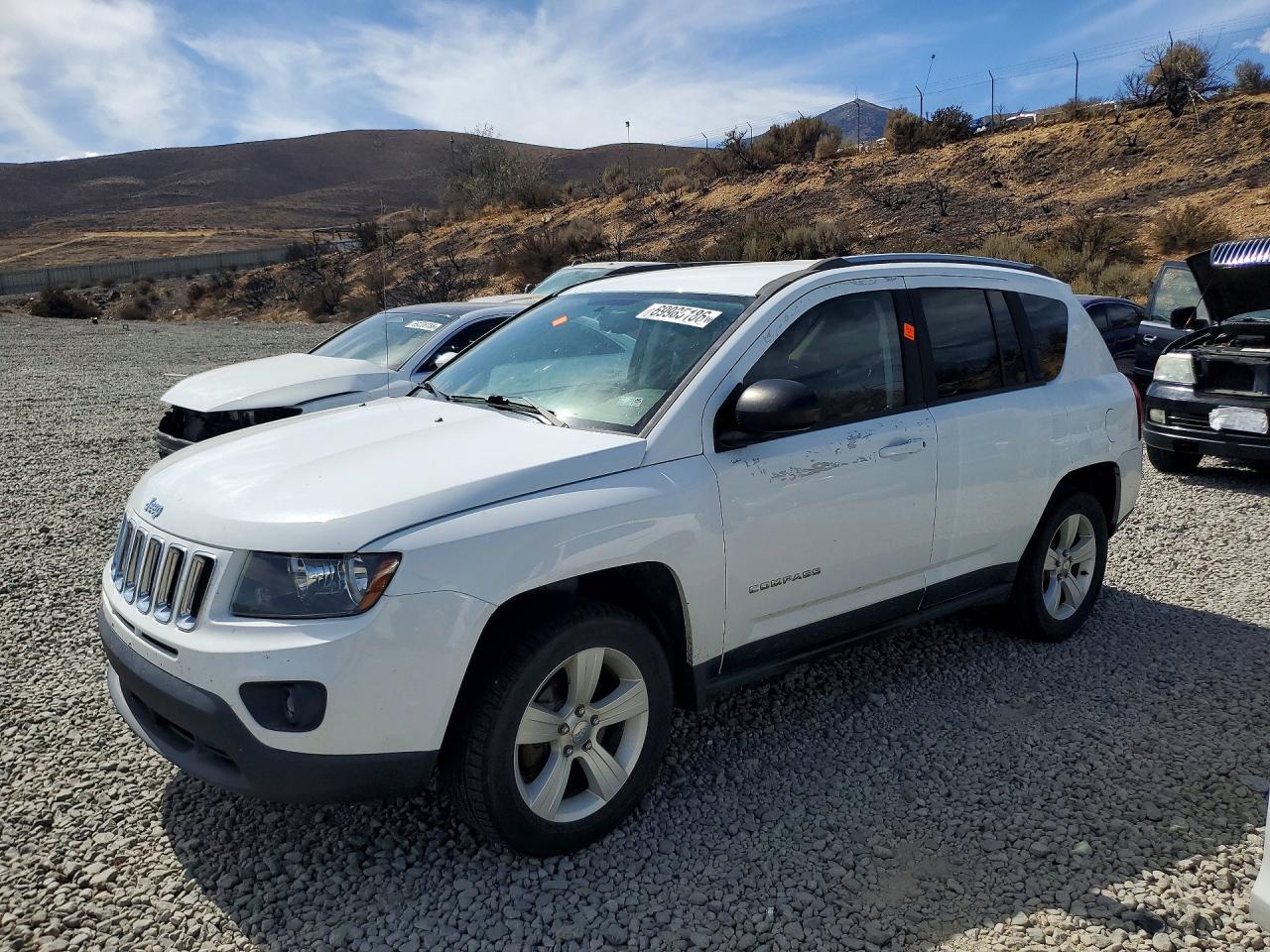 2016 JEEP COMPASS Sport — Front 3/4
