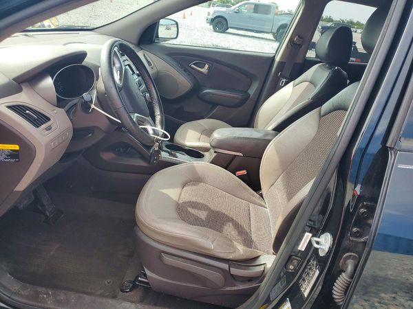 2012 HYUNDAI TUCSON GLS — DENT