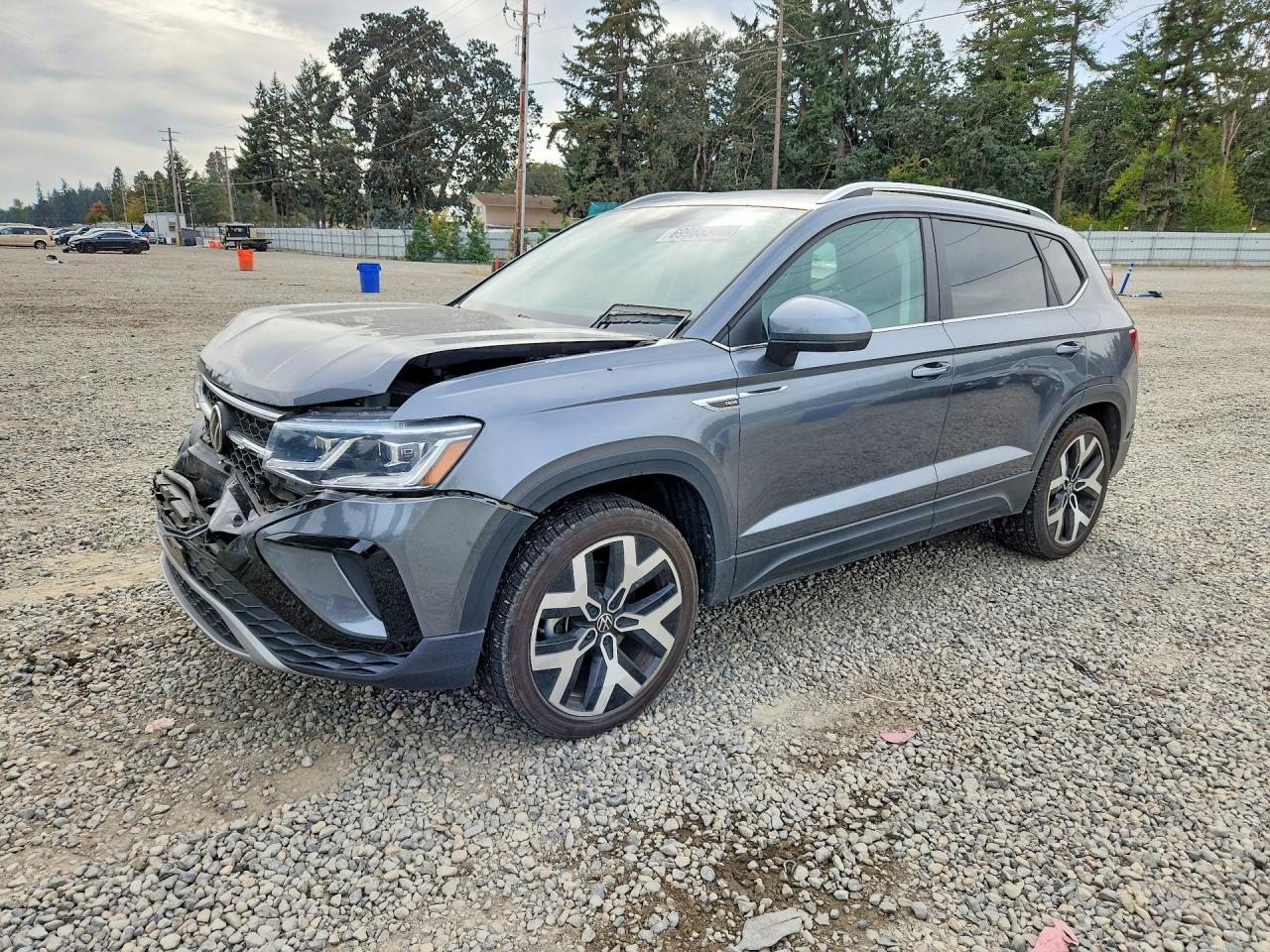 2022 VOLKSWAGEN TAOS 4Motion SEL — Front 3/4