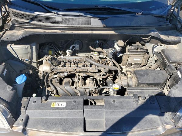 2016 KIA SOUL Plus — Engine bay