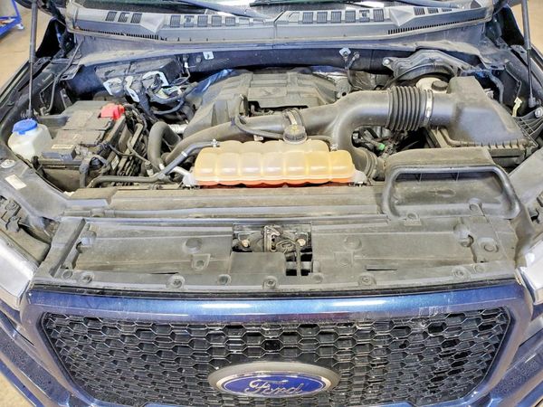 2018 FORD F150 — Engine bay