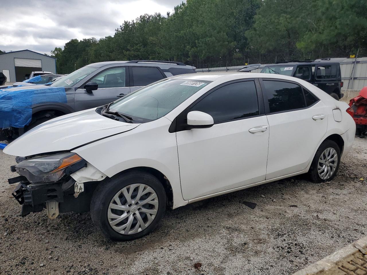 2019 TOYOTA COROLLA L/LE/SE/XLE/XSE — Front 3/4