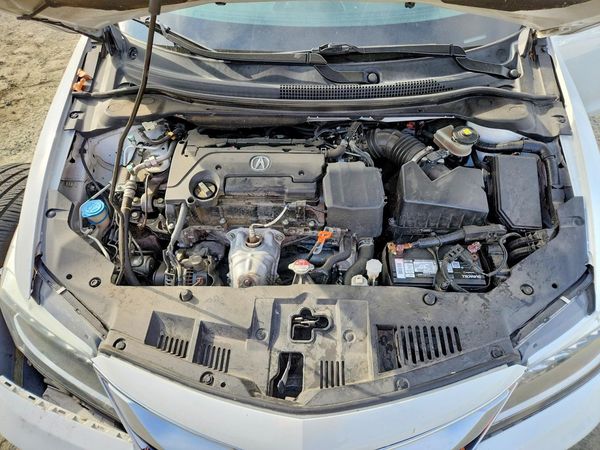 2016 ACURA ILX Premium/Tech — Engine bay