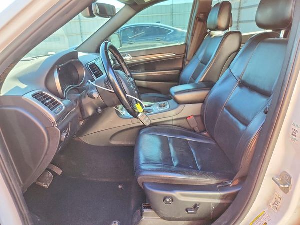 2020 JEEP GRAND CHEROKEE Limited — DENT