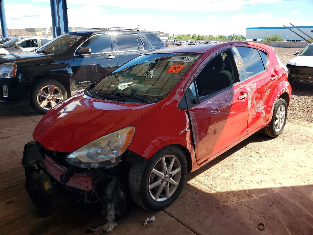2013 TOYOTA PRIUS — Front 3/4