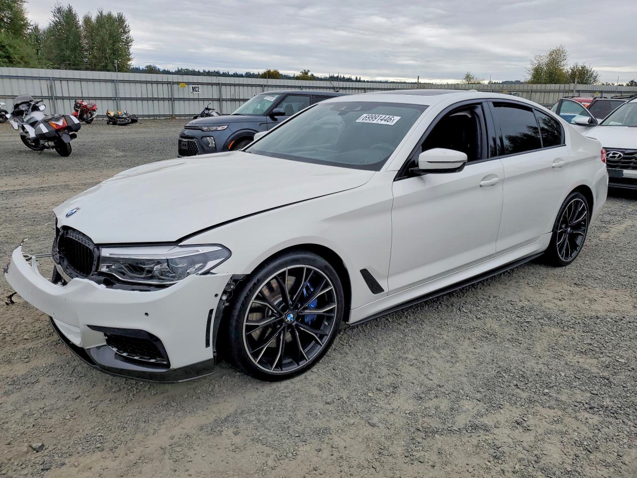 2019 BMW 5 SERIES xDrive — Front 3/4