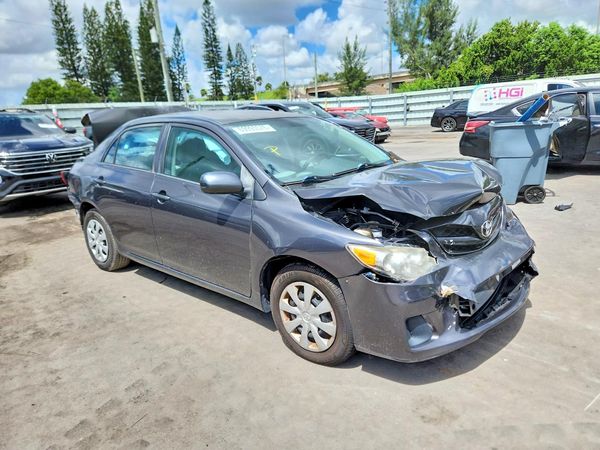 2013 TOYOTA COROLLA — Passenger 3/4