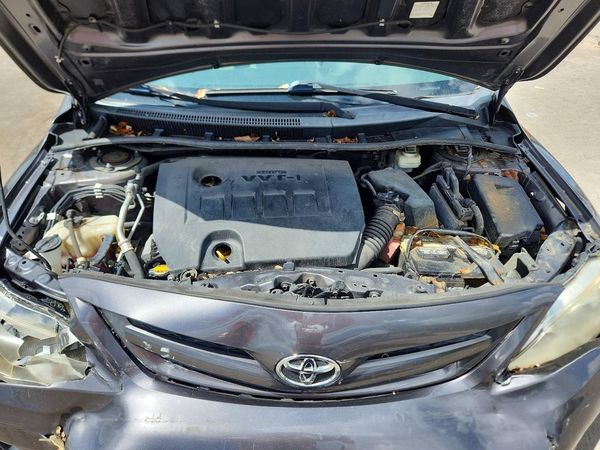 2013 TOYOTA COROLLA — Engine bay