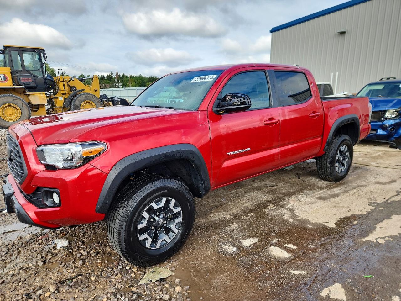 2022 TOYOTA TACOMA SR5 — Front 3/4