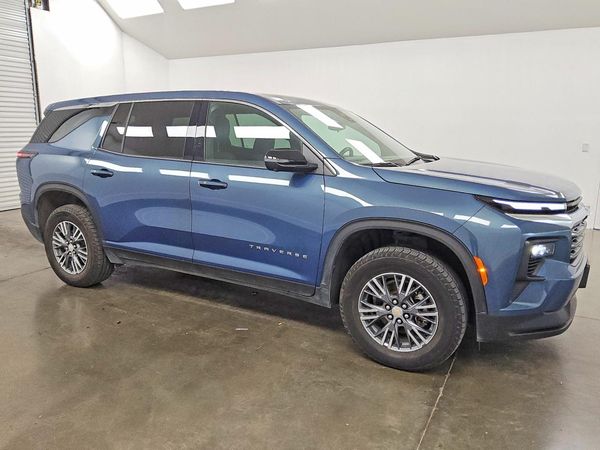 2024 CHEVROLET TRAVERSE LS — Passenger 3/4