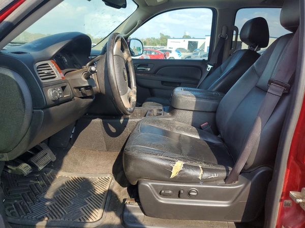 2013 CHEVROLET TAHOE LT — DENT