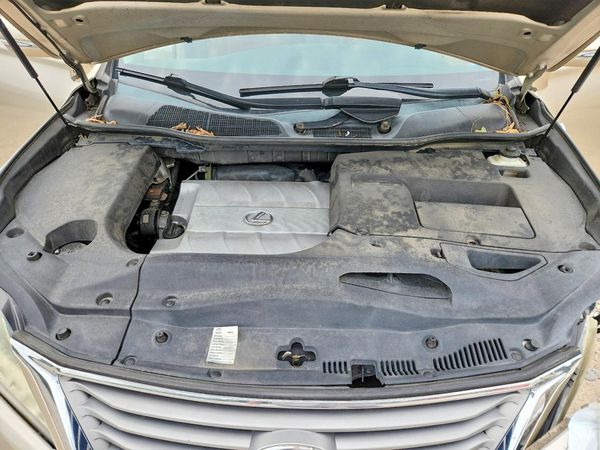 2015 LEXUS RX350 — Engine bay