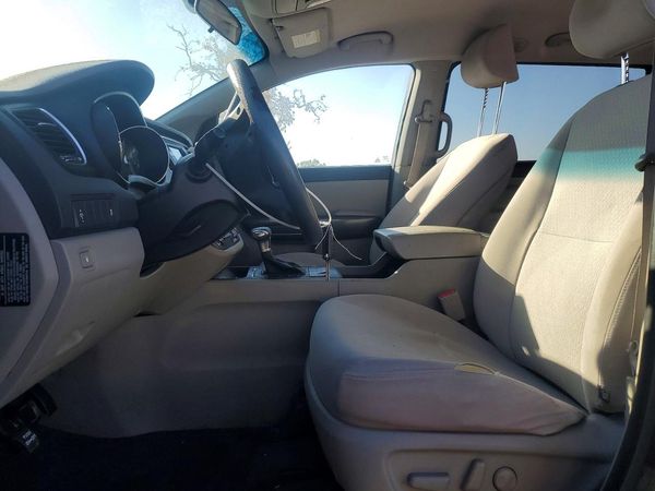 2018 KIA SEDONA LX — DENT