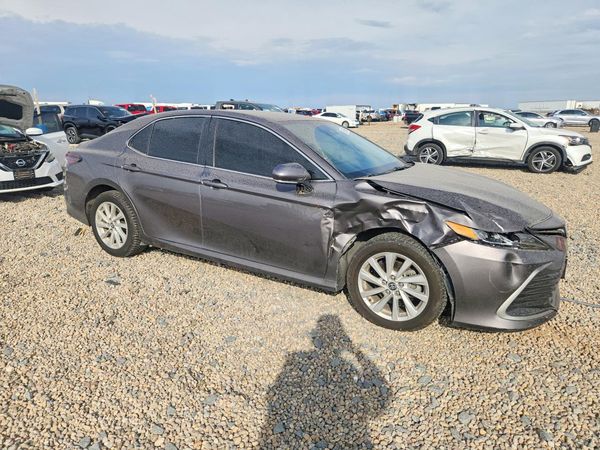2022 TOYOTA CAMRY LE — Passenger 3/4