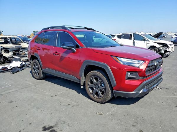 2023 TOYOTA RAV4 TRD Off Road — Passenger 3/4