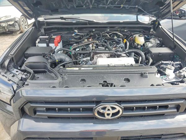 2026 TOYOTA 4RUNNER — Engine bay