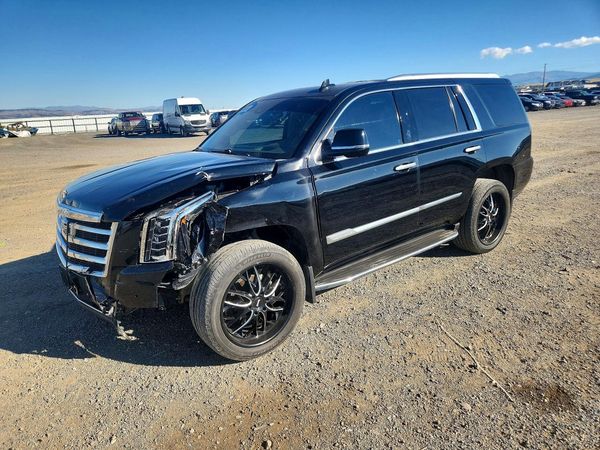 2017 CADILLAC ESCALADE — DSFA — Front 3/4